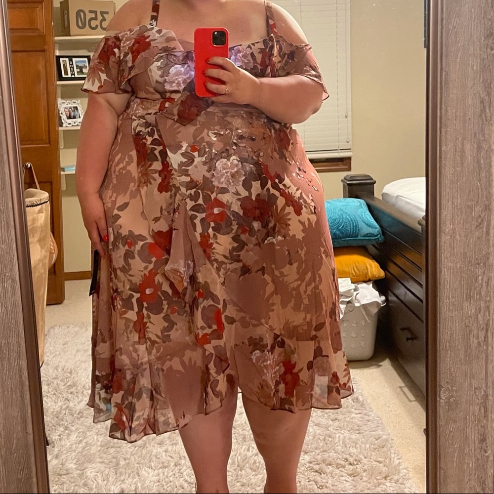 Size 30/32 Avenue Dress